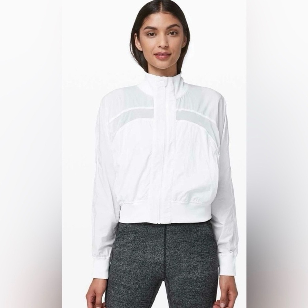 Lululemon Athletica Serve It Jacket cream/bone color Size 4